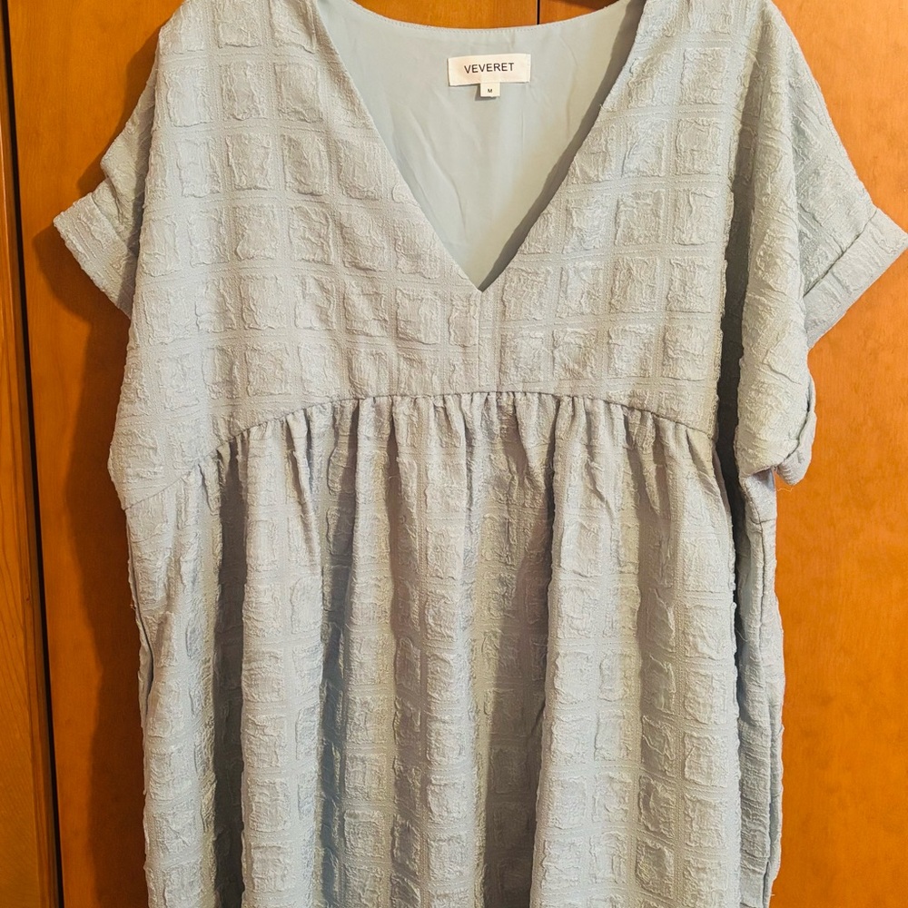 Light Green Flowy Midi Dress – Size M (Fits Like L
